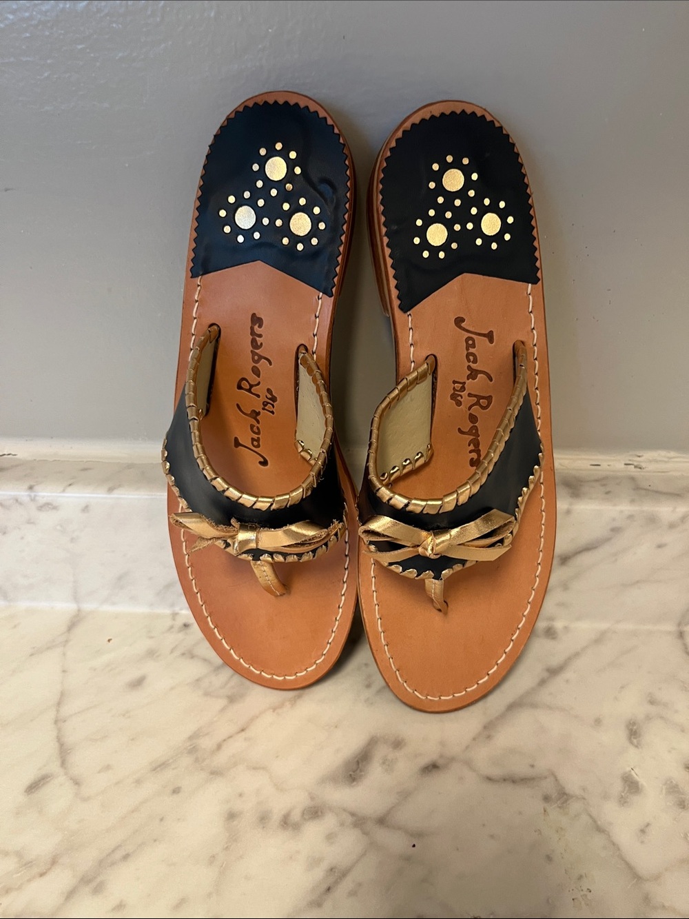 Jack Rogers, Blue and Gold Bow leather sandals - Picture 3 of 3